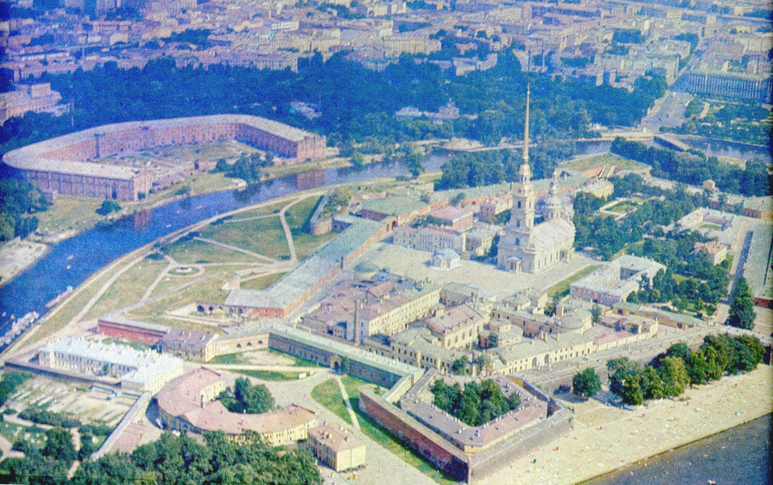 Современные фотографии Петроградской стороны. Петропавловская крепость и др.